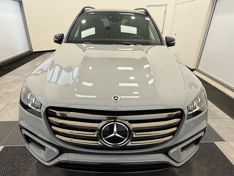 Mercedes-Benz GLS Vehicle Full-screen Gallery Image 07