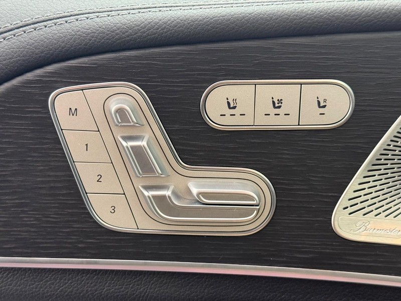 Mercedes-Benz GLS Vehicle Full-screen Gallery Image 14
