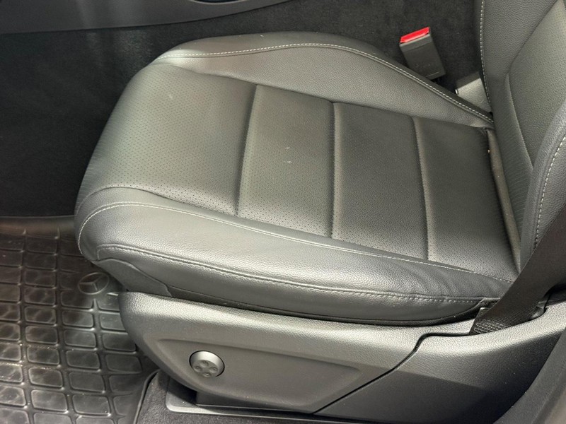 Mercedes-Benz GLS Vehicle Full-screen Gallery Image 20