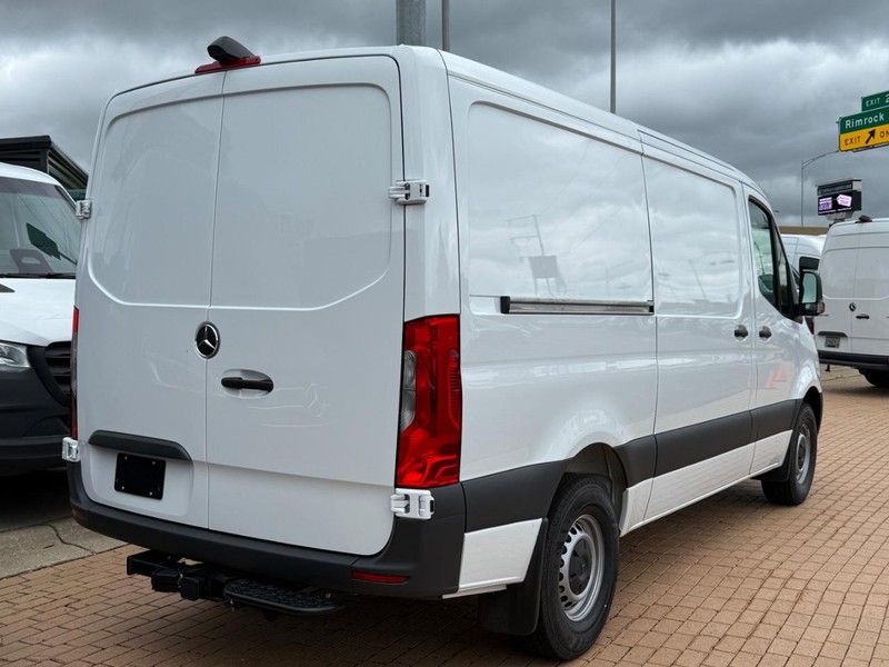Mercedes-Benz Sprinter Van Vehicle Image 3