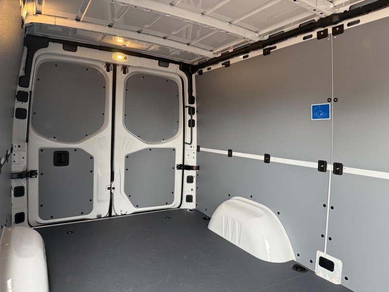 Mercedes-Benz Sprinter Van Vehicle Image 5