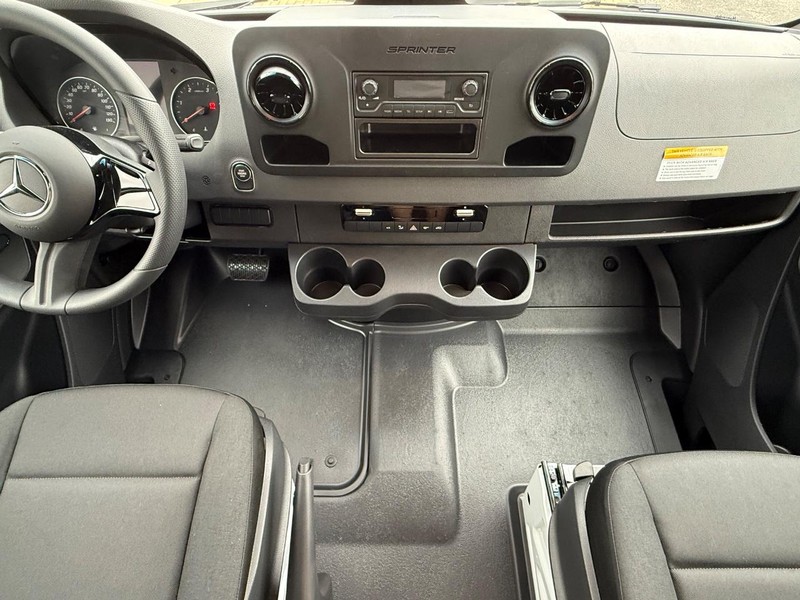 Mercedes-Benz Sprinter Van Vehicle Image 7