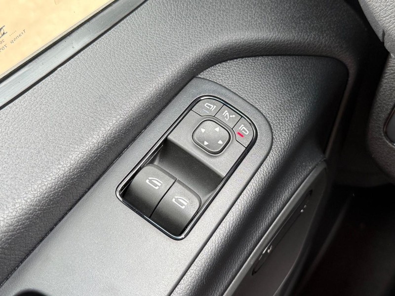 Mercedes-Benz Sprinter Van Vehicle Image 15
