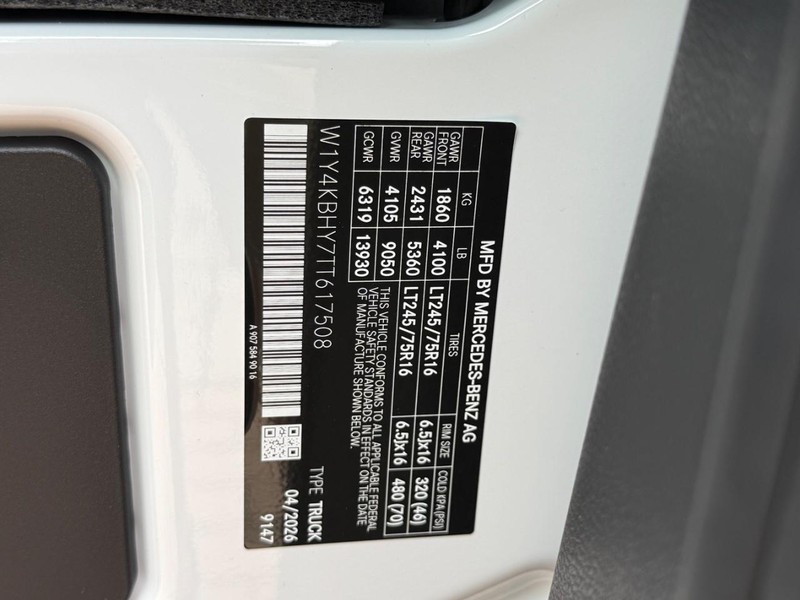 Mercedes-Benz Sprinter Van Vehicle Image 17