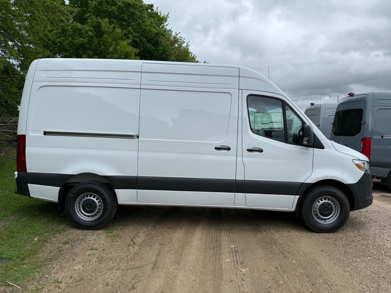 Mercedes-Benz Sprinter Van Vehicle Image 2