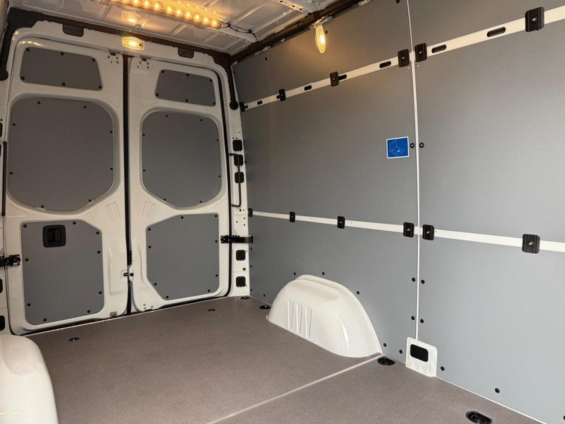 Mercedes-Benz Sprinter Van Vehicle Image 5