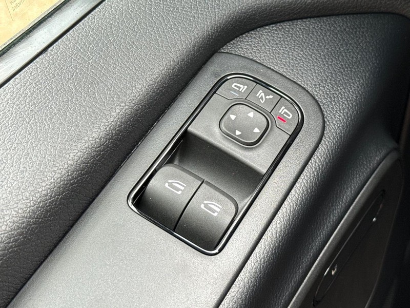 Mercedes-Benz Sprinter Van Vehicle Image 16