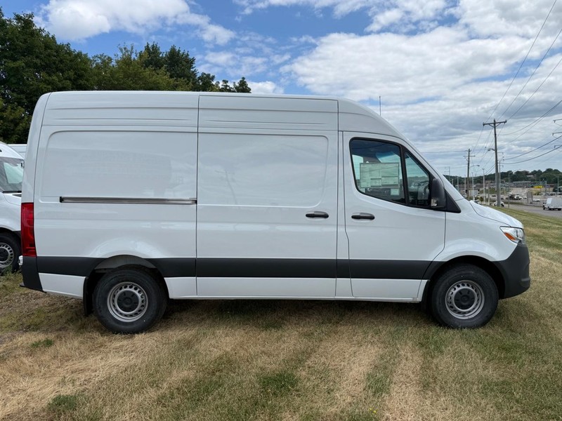 Mercedes-Benz Sprinter Van Vehicle Image 2