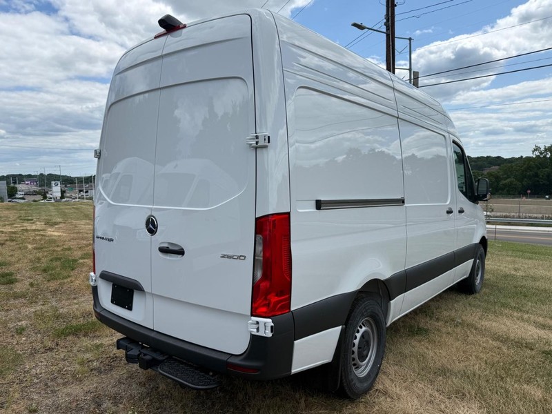 Mercedes-Benz Sprinter Van Vehicle Image 3