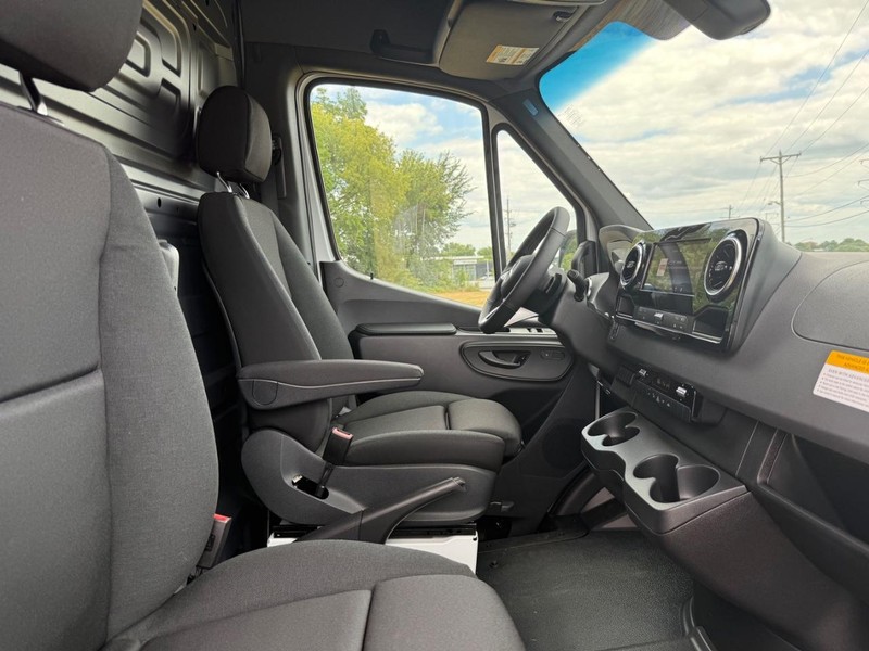 Mercedes-Benz Sprinter Van Vehicle Image 6