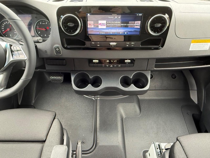 Mercedes-Benz Sprinter Van Vehicle Image 7