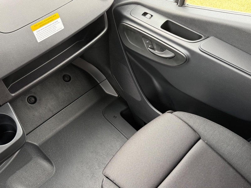 Mercedes-Benz Sprinter Van Vehicle Image 10