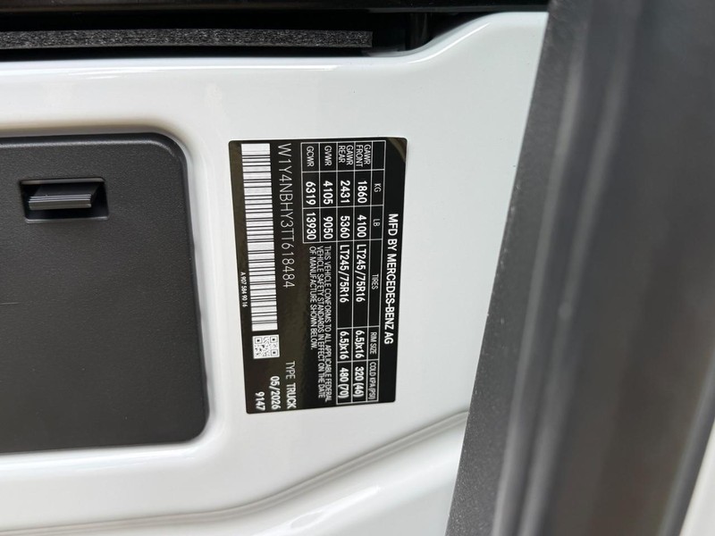 Mercedes-Benz Sprinter Van Vehicle Image 17