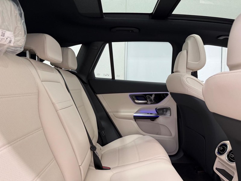 Mercedes-Benz GLC Vehicle Image 5