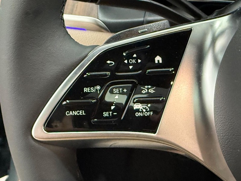 Mercedes-Benz GLC Vehicle Image 11