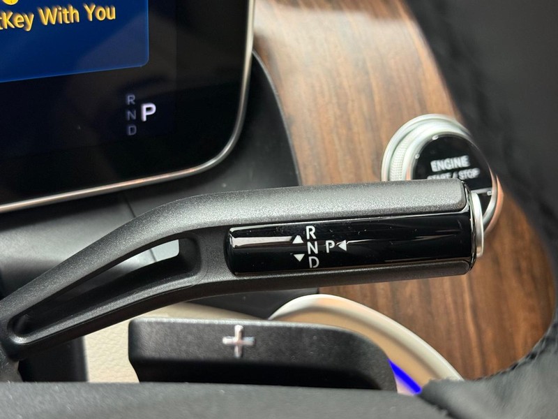 Mercedes-Benz GLC Vehicle Image 13