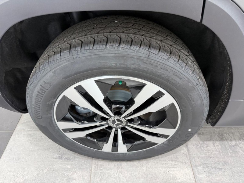 Mercedes-Benz GLB Vehicle Image 3