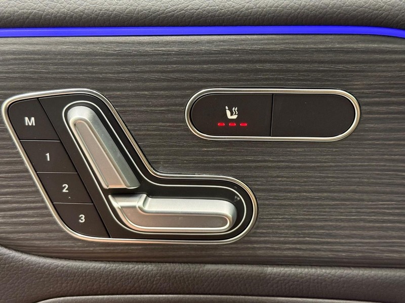 Mercedes-Benz GLB Vehicle Image 10