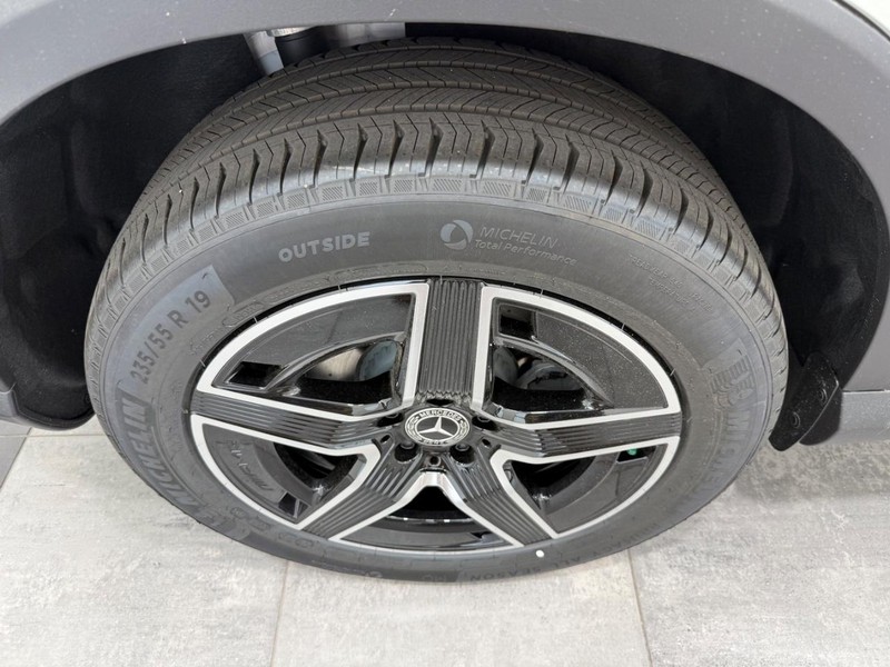 Mercedes-Benz GLC Vehicle Image 3