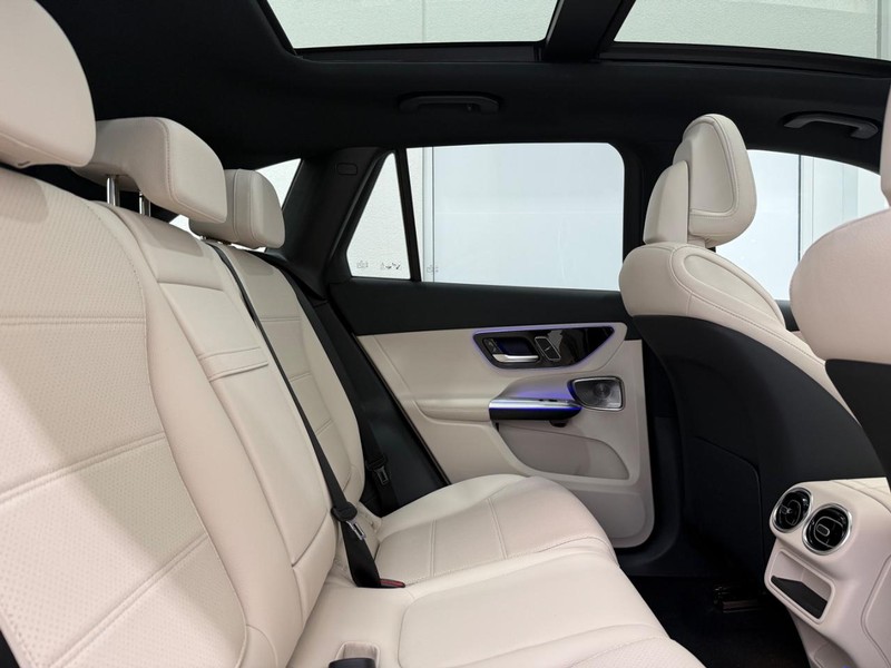 Mercedes-Benz GLC Vehicle Image 5