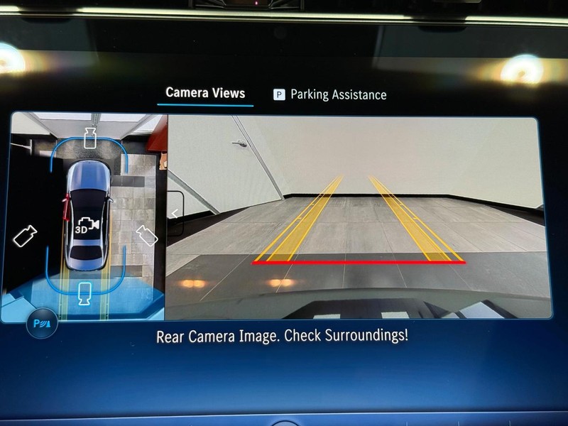 Mercedes-Benz E-Class Vehicle Image 14