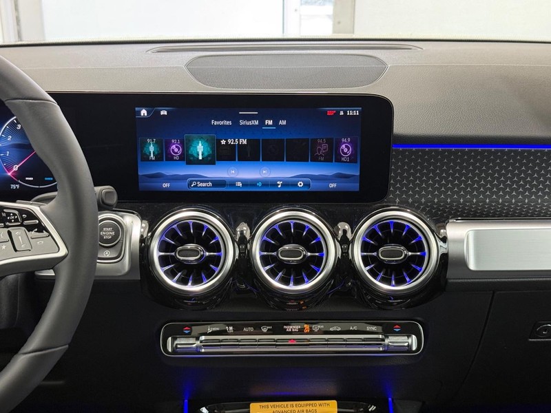 Mercedes-Benz GLB Vehicle Image 7