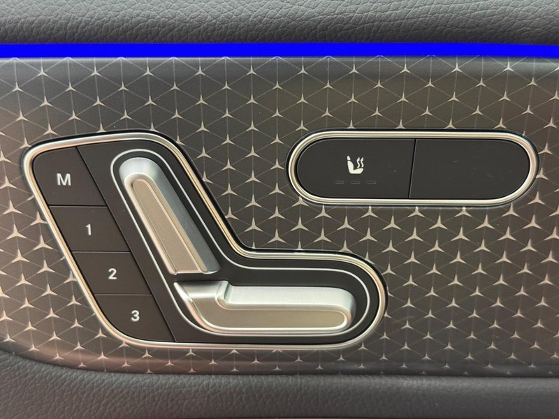 Mercedes-Benz GLB Vehicle Image 10