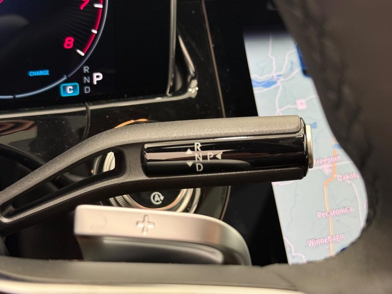Mercedes-Benz E-Class Vehicle Image 13