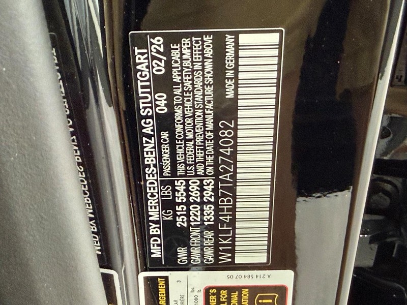 Mercedes-Benz E-Class Vehicle Image 17