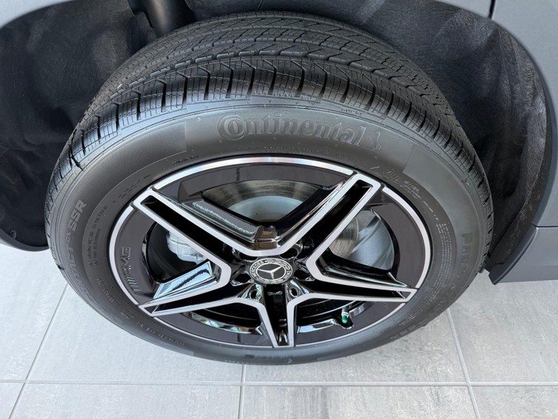 Mercedes-Benz GLA Vehicle Image 3