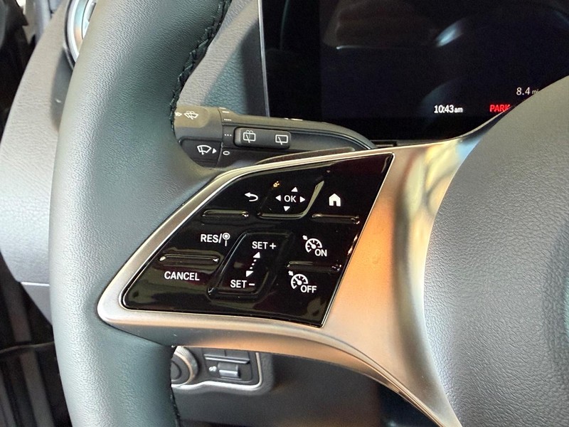 Mercedes-Benz GLA Vehicle Image 10