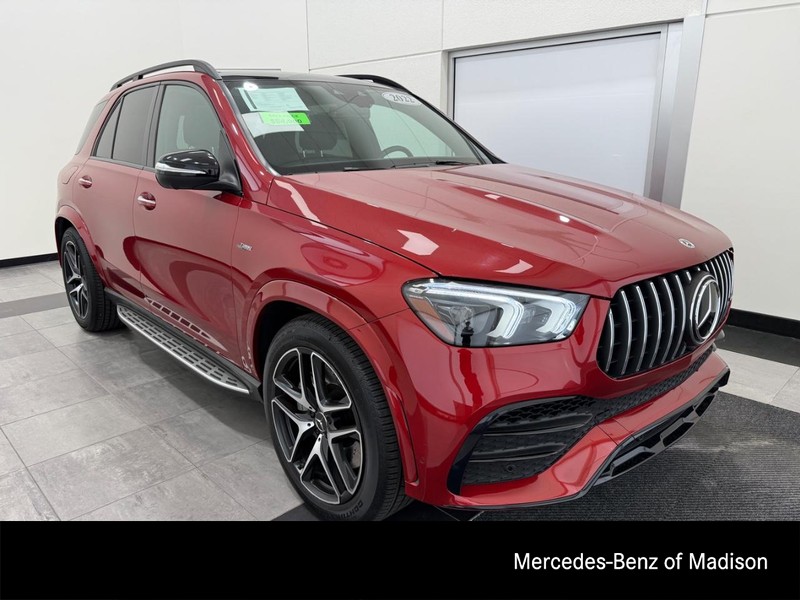 Mercedes-Benz GLE Vehicle Full-screen Gallery Image 01