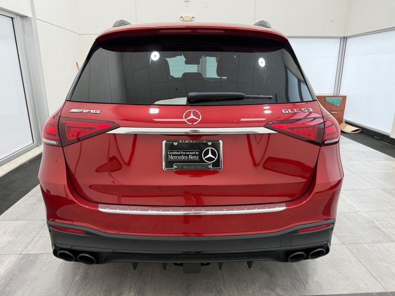 Mercedes-Benz GLE Vehicle Full-screen Gallery Image 03