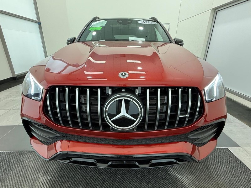 Mercedes-Benz GLE Vehicle Full-screen Gallery Image 07