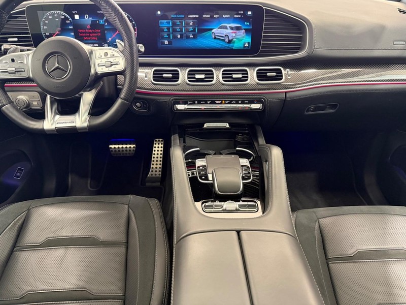 Mercedes-Benz GLE Vehicle Full-screen Gallery Image 09