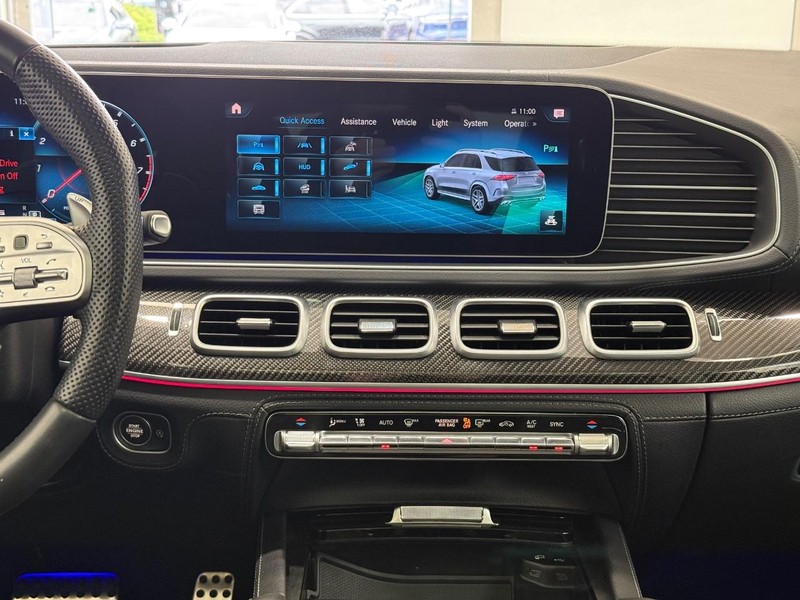 Mercedes-Benz GLE Vehicle Full-screen Gallery Image 10
