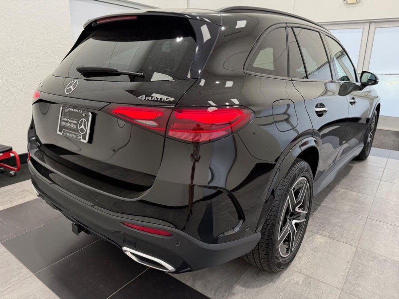 Mercedes-Benz GLC Vehicle Image 2