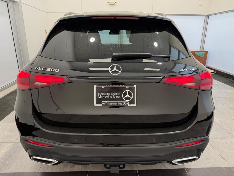 Mercedes-Benz GLC Vehicle Image 3