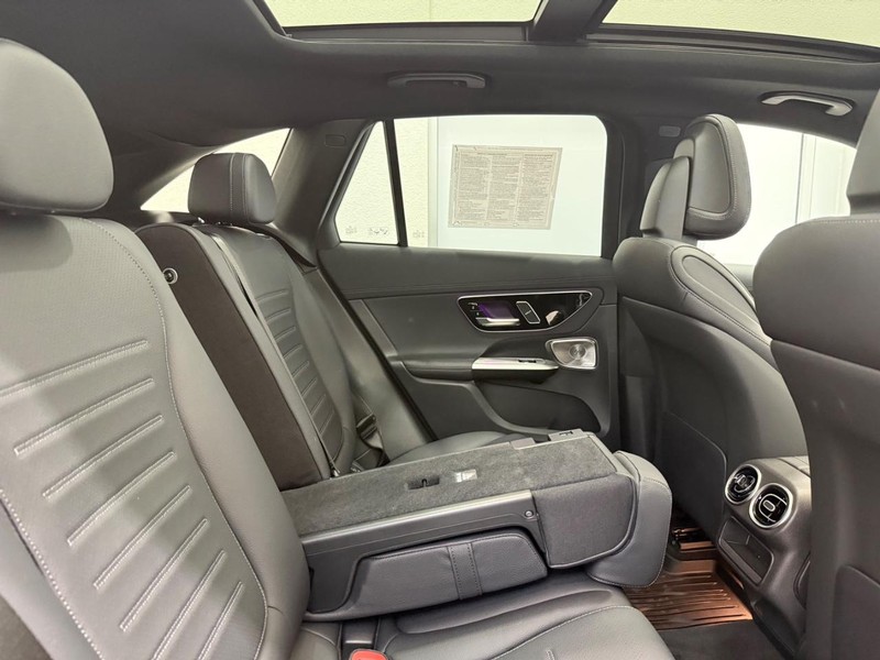 Mercedes-Benz GLC Vehicle Image 8