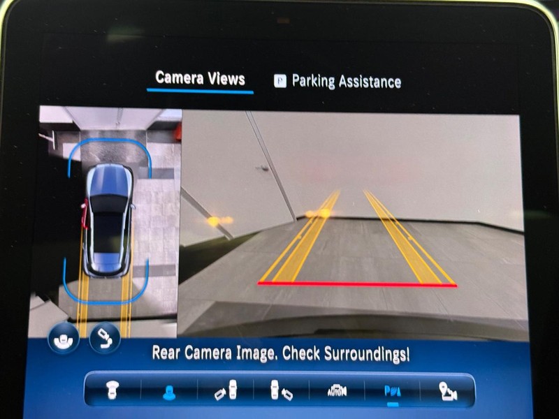 Mercedes-Benz GLC Vehicle Image 18