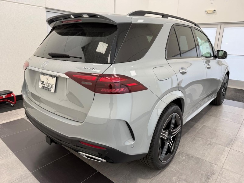 Mercedes-Benz GLE Vehicle Image 2