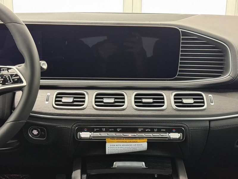 Mercedes-Benz GLE Vehicle Image 7