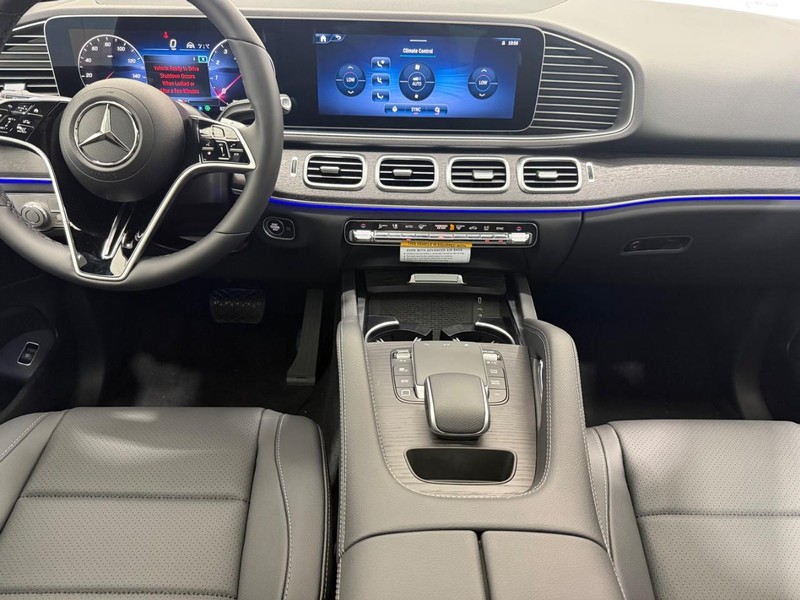 Mercedes-Benz GLE Vehicle Image 6
