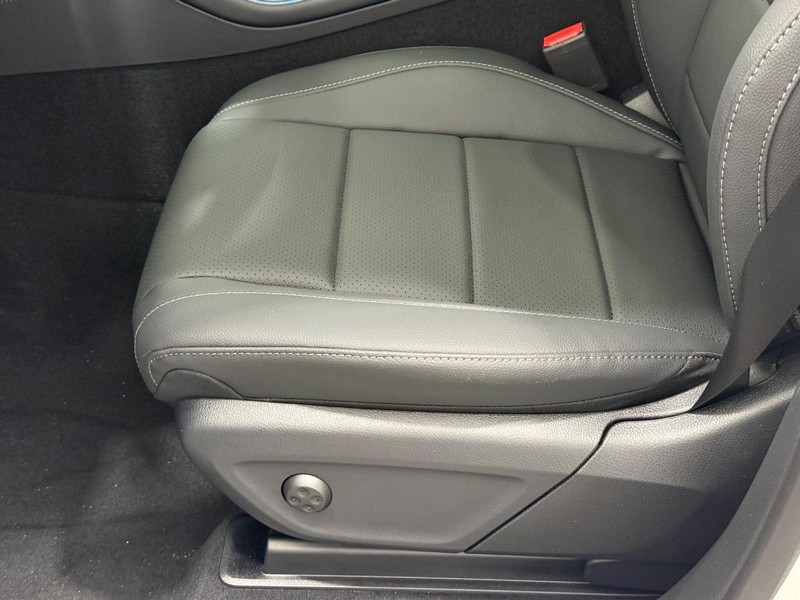 Mercedes-Benz GLE Vehicle Image 18