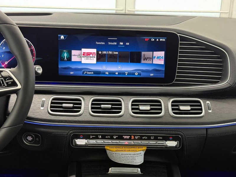 Mercedes-Benz GLE Vehicle Image 6