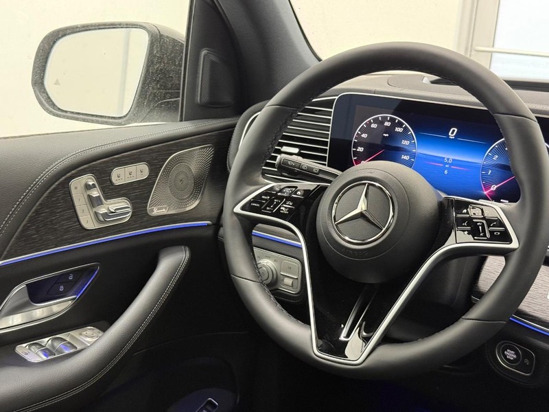 Mercedes-Benz GLE Vehicle Image 7