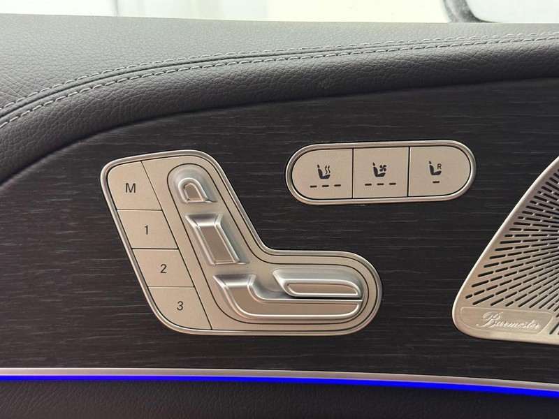 Mercedes-Benz GLE Vehicle Image 9