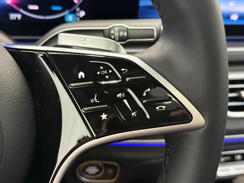 Mercedes-Benz GLE Vehicle Image 12