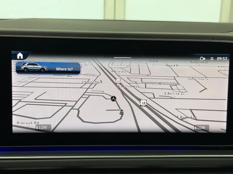 Mercedes-Benz GLE Vehicle Image 16