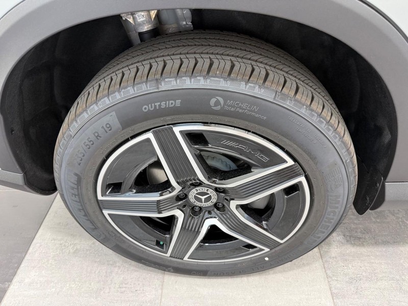 Mercedes-Benz GLC Vehicle Image 3
